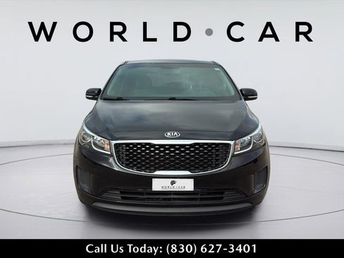 Used 2018 Kia Sedona L FWD image 9