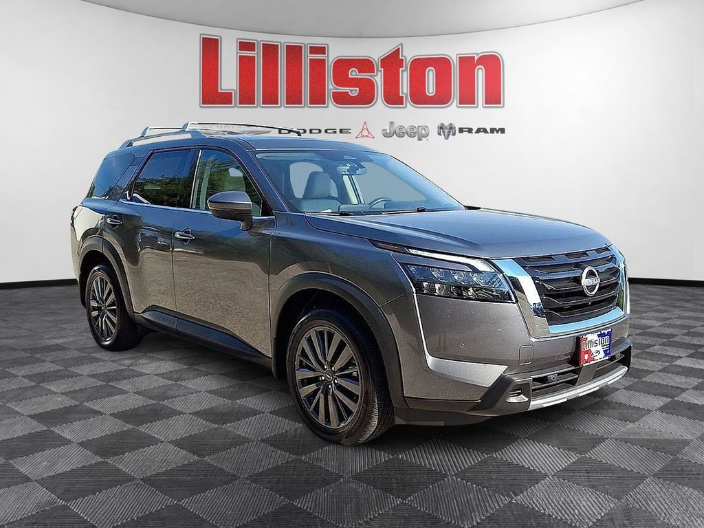 Used 2025 Nissan Pathfinder SL w/ SL Premium Package AWD/4WD image 3