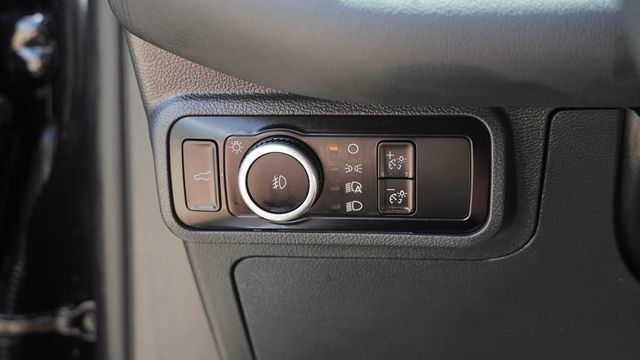 Used 2025 Ford Explorer ST-Line w/ ST-Line Street Pack AWD/4WD image 22