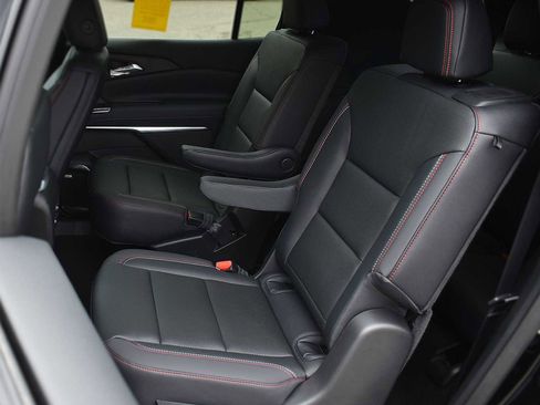 New 2026 Chevrolet Traverse Z71 image 13