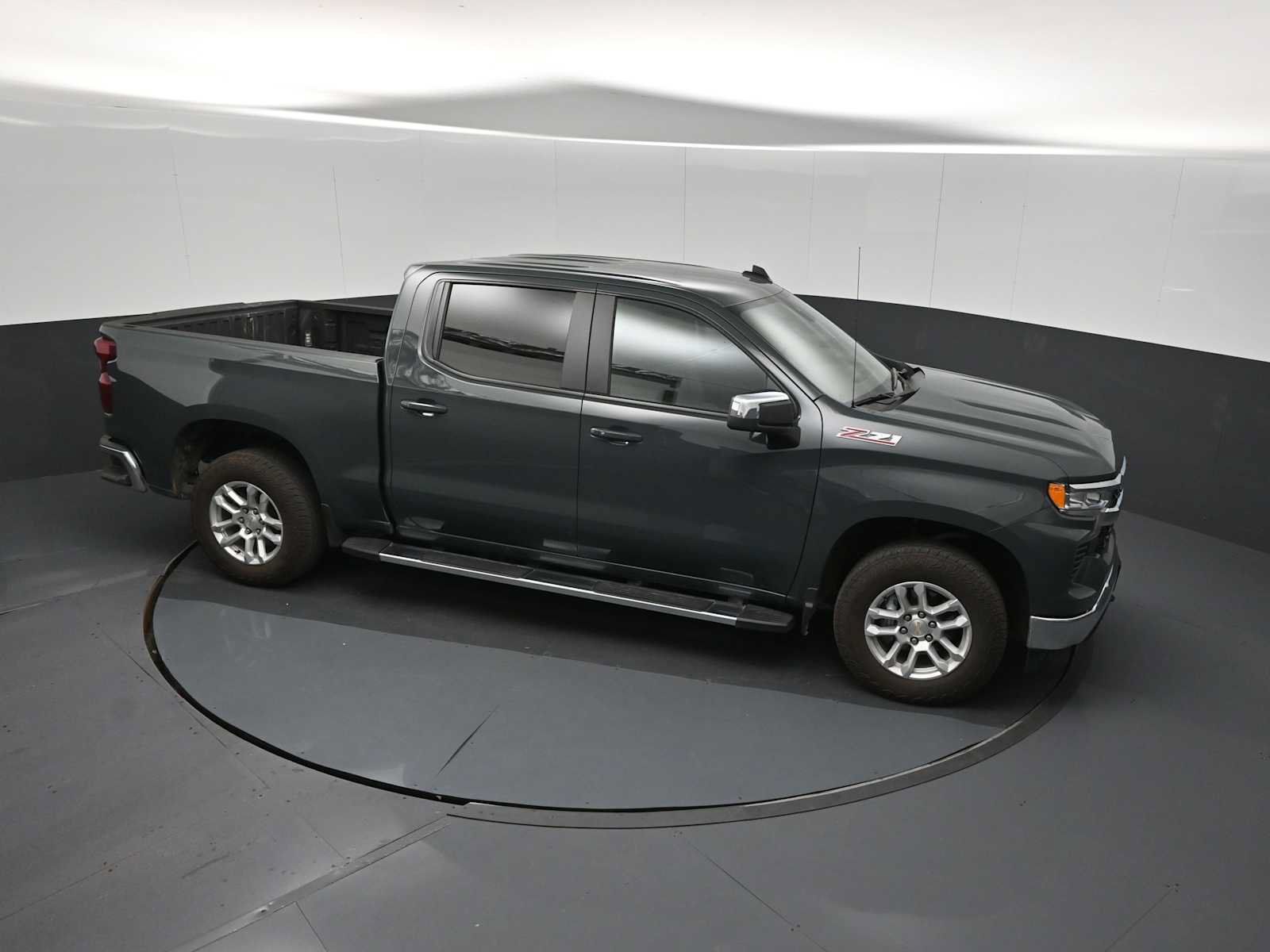 Used 2025 Chevrolet Silverado 1500 LT w/ Z71 Off-Road Package AWD/4WD image 17
