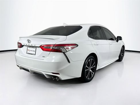 Used 2019 Toyota Camry SE image 10