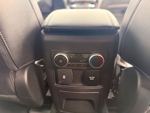 Used 2023 Ford Explorer Limited w/ Equipment Group 301A AWD/4WD image 18
