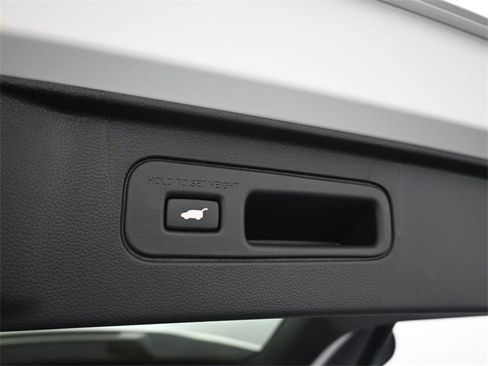 New 2025 Honda Pilot Touring image 23