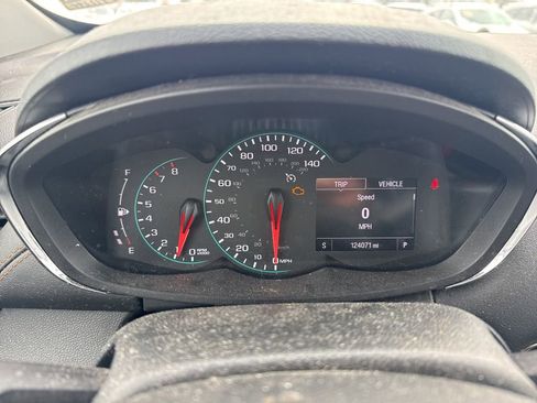 Used 2019 Chevrolet Trax LT w/ LT Convenience Package image 24