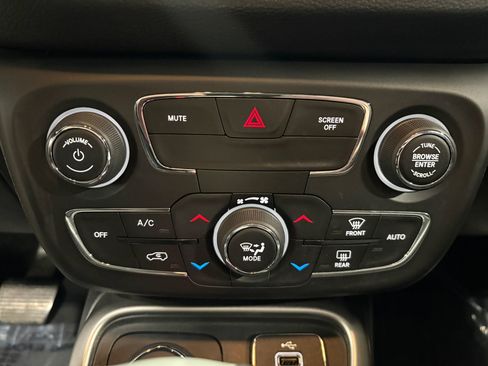 Used 2018 Jeep Compass Latitude w/ Popular Equipment Group image 21