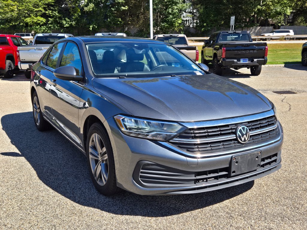 Used 2024 Volkswagen Jetta SE FWD image 8