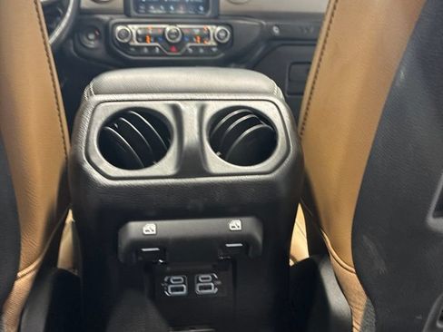 Used 2020 Jeep Wrangler Unlimited Rubicon AWD/4WD image 32