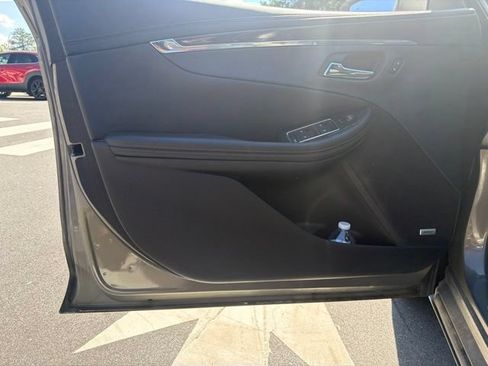 Used 2019 Chevrolet Impala Premier FWD image 10