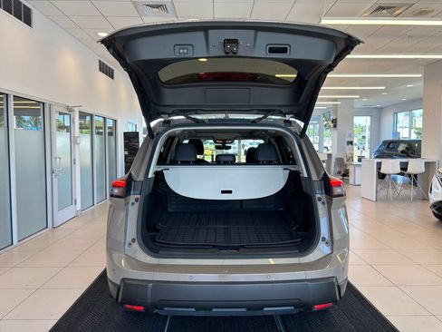 Certified 2024 Nissan Rogue SV w/ SV Premium Package AWD/4WD image 10