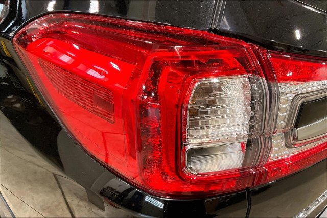 Used 2023 Subaru Ascent Limited AWD/4WD image 30