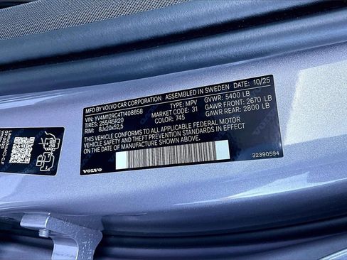 New 2026 Volvo XC60 B5 Plus w/ Climate Package image 8