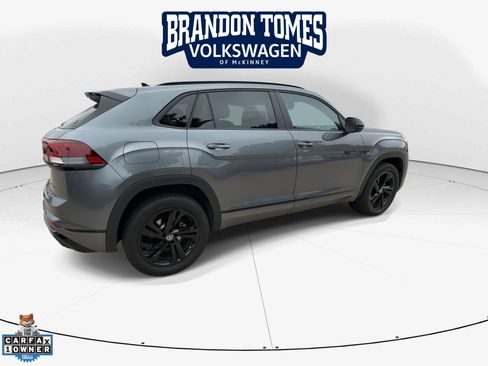 Used 2025 Volkswagen Atlas Cross Sport SEL R-Line AWD/4WD image 9