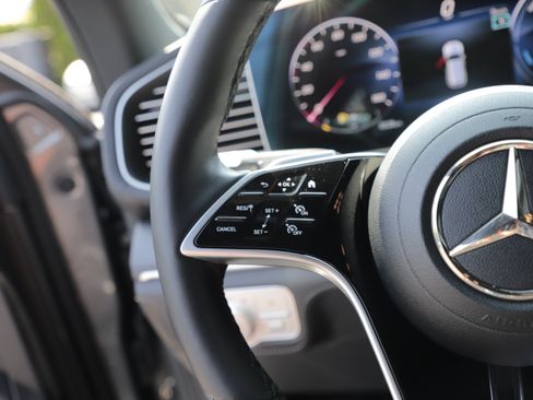 Used 2025 Mercedes-Benz GLE 450e 4MATIC image 22