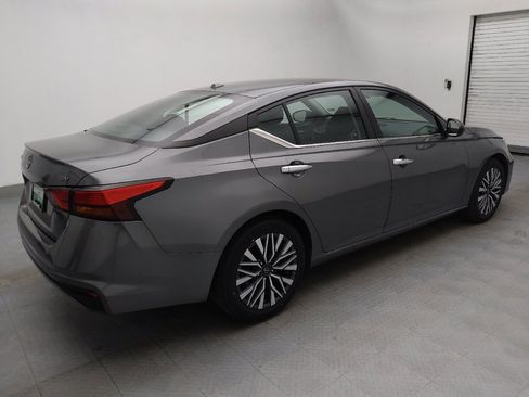 Used 2024 Nissan Altima 2.5 SV image 10