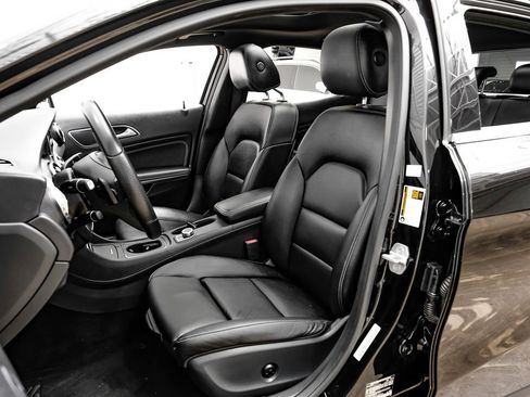 Used 2016 Mercedes-Benz GLA 250 image 24