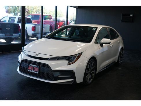 Used 2021 Toyota Corolla SE FWD image 3