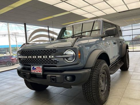 Used 2025 Ford Bronco Badlands w/ Sasquatch Package AWD/4WD image 3