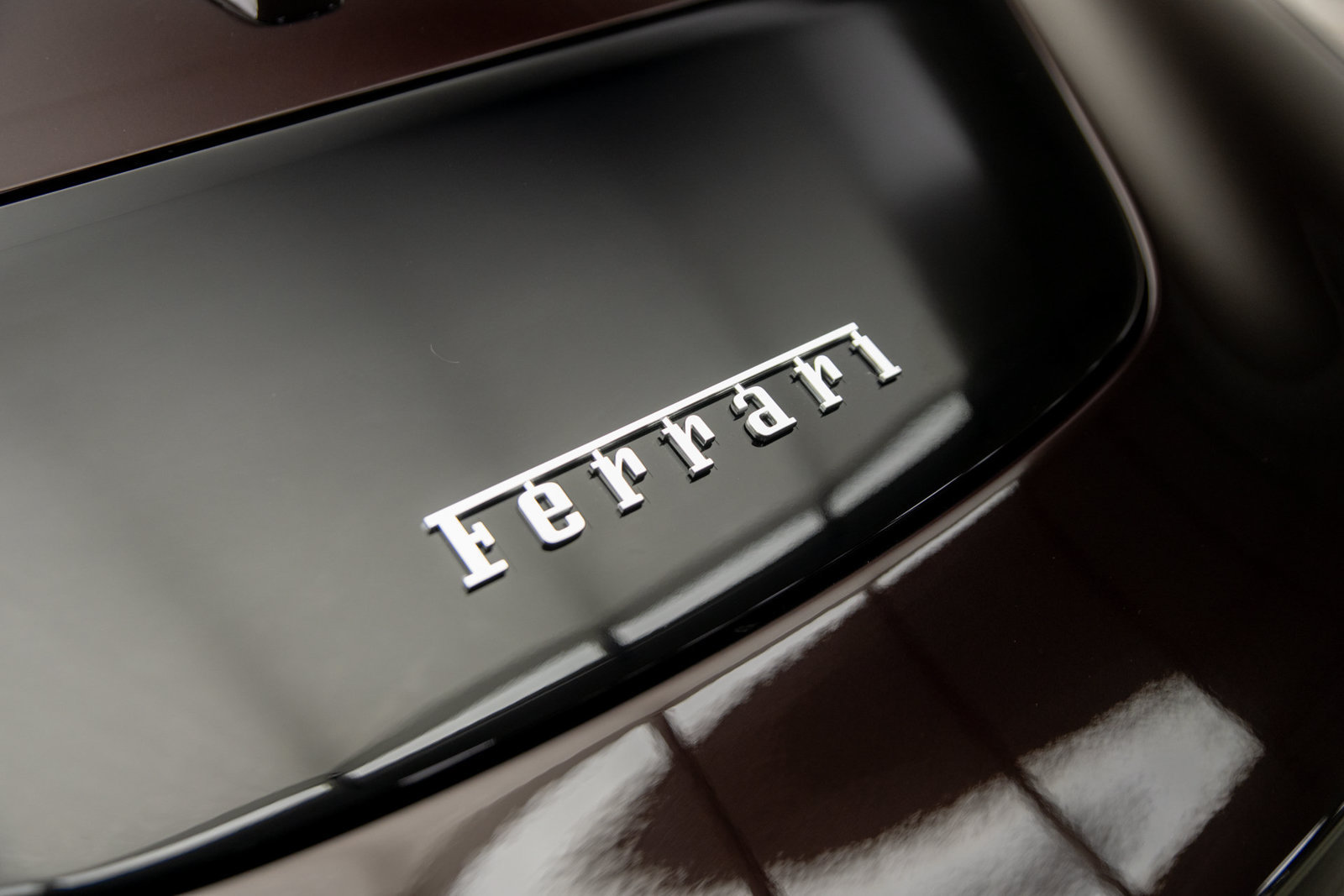 Used 2026 Ferrari Roma Spider RWD image 32