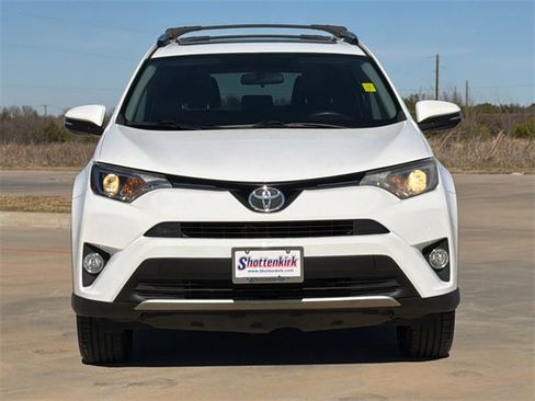 Used 2016 Toyota RAV4 XLE image 2