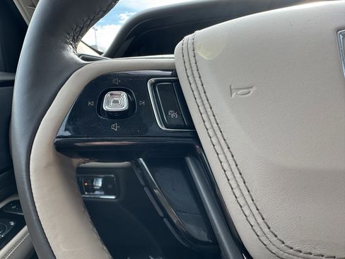 Used 2022 Lincoln Aviator Reserve w/ Equipment Group 201A image 12