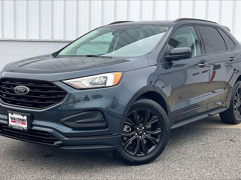 Used 2024 Ford Edge SE w/ Black Appearance Package image 2