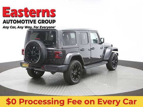 Used 2025 Jeep Wrangler Unlimited Sahara AWD/4WD image 36