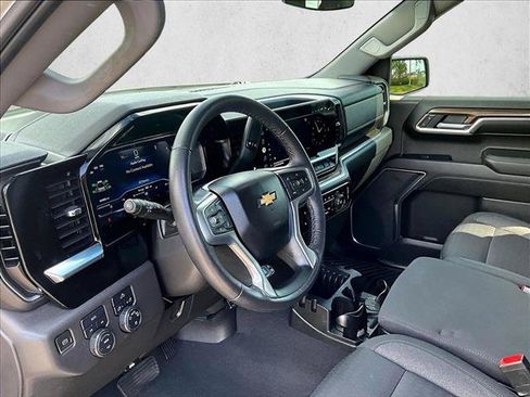 Used 2022 Chevrolet Silverado 1500 LT AWD/4WD image 13
