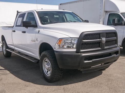 Used 2018 RAM 2500 Tradesman w/ Popular Equipment Group AWD/4WD image 3