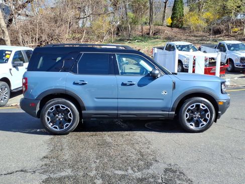 Certified 2025 Ford Bronco Sport Outer Banks w/ Outer Banks Tech Package+ AWD/4WD image 9