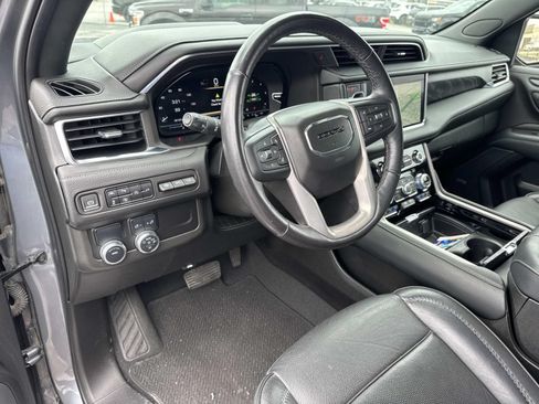 Used 2022 GMC Yukon Denali RWD image 17