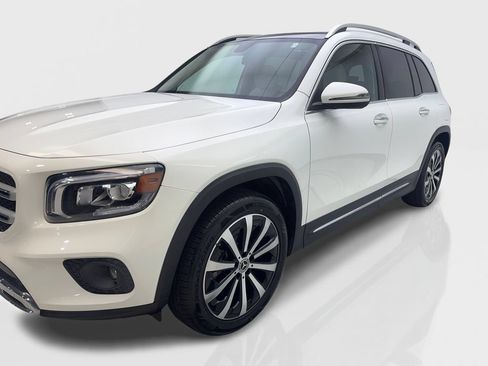 Used 2022 Mercedes-Benz GLB 250 image 11
