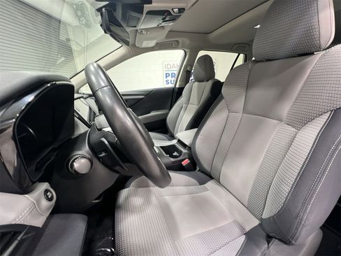 Used 2024 Subaru Outback Premium image 11