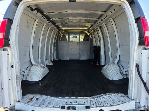 Used 2019 Chevrolet Express 2500 Extended w/ Driver Convenience Package image 8