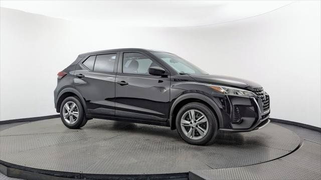 Used 2022 Nissan Kicks S FWD image 11