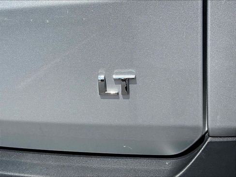 Used 2020 Chevrolet Traverse LT FWD image 24