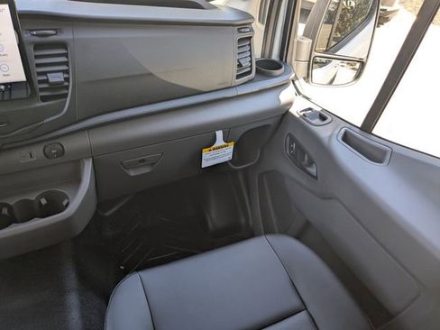 New 2026 Ford Transit 250 148 Medium Roof RWD image 17