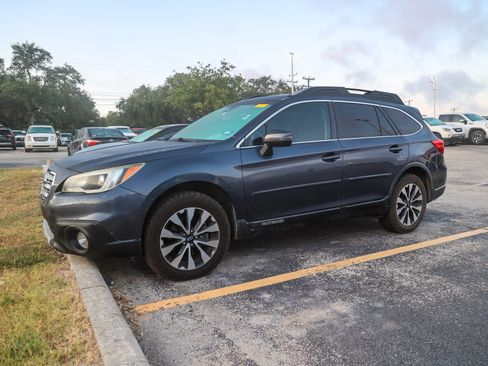 Used 2017 Subaru Outback 2.5i Limited AWD/4WD image 3