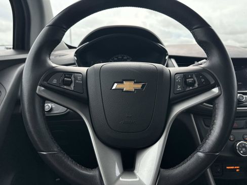 Certified 2022 Chevrolet Trax LT w/ Premium Seat Package AWD/4WD image 19