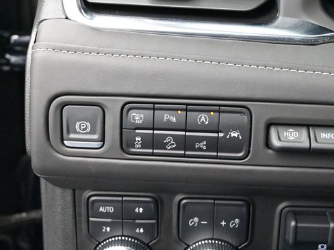 Used 2024 GMC Yukon Denali Ultimate image 27