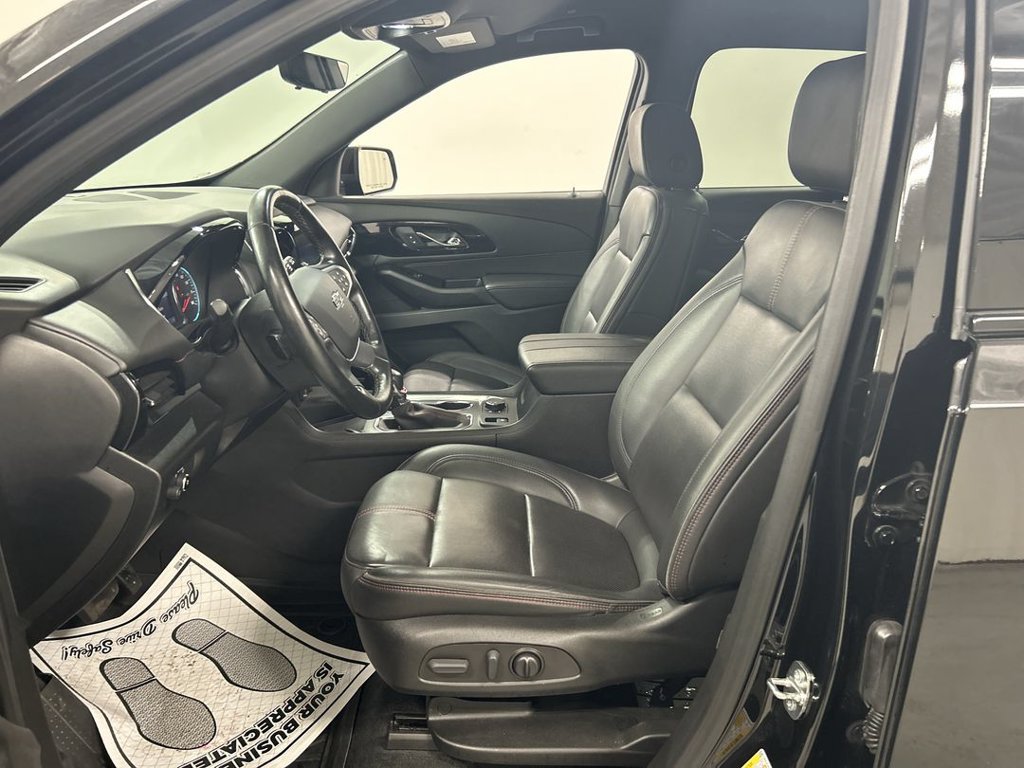 Certified 2023 Chevrolet Traverse RS w/ LPO, Floor Liner Package FWD image 9