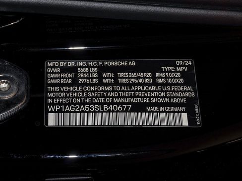 Certified 2025 Porsche Macan S w/ Premium Package Plus image 30