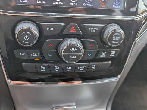 Used 2019 Jeep Grand Cherokee Limited w/ Trailer Tow Group IV AWD/4WD image 25