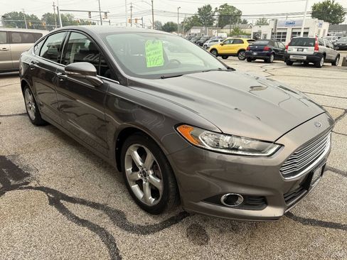 Used 2013 Ford Fusion SE FWD image 4