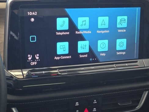 Used 2024 Volkswagen Atlas SE image 25