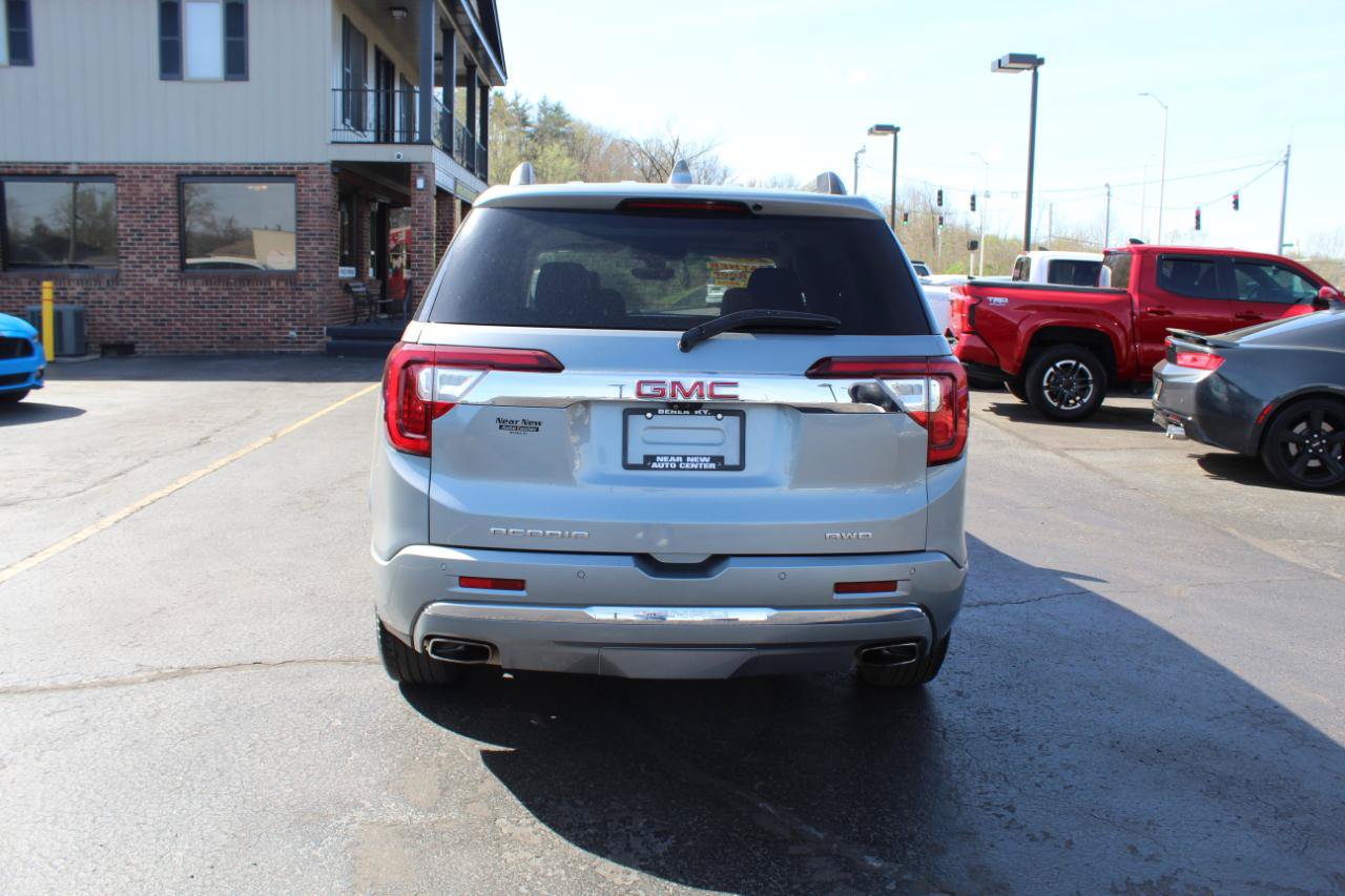 Used 2023 GMC Acadia Denali w/ Denali Ultimate Package AWD/4WD image 6