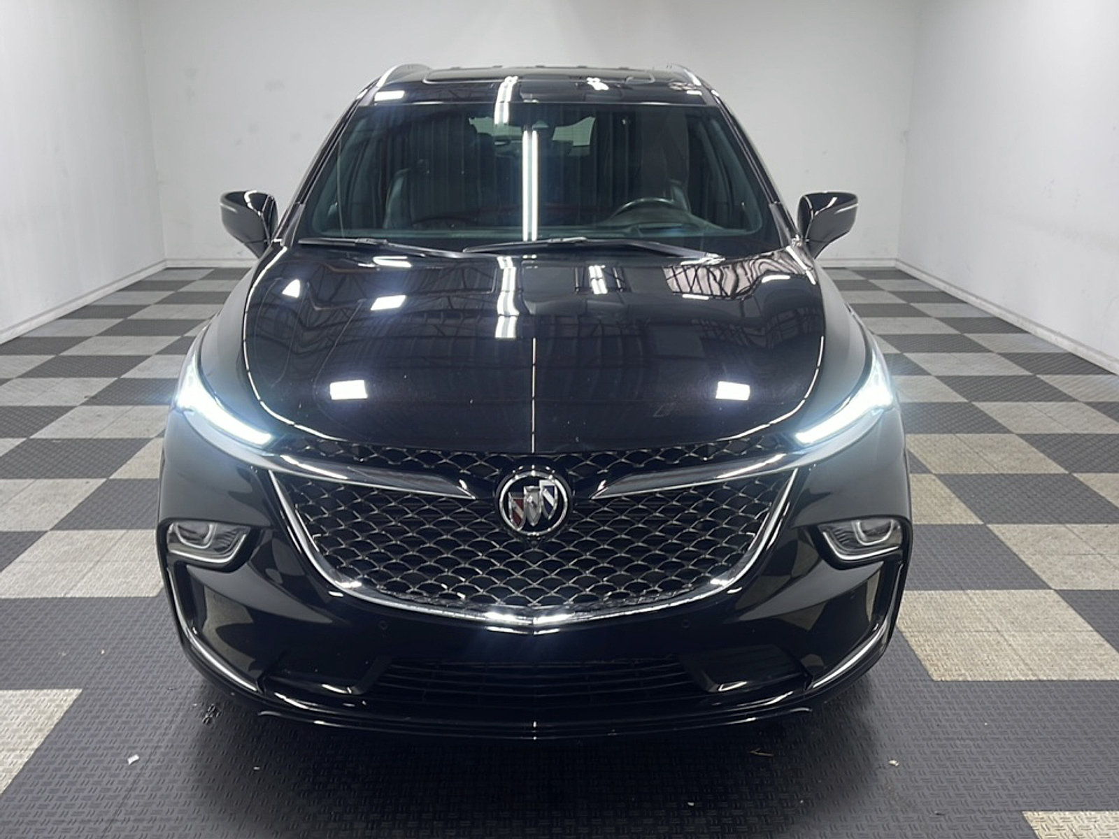 Used 2024 Buick Enclave Avenir AWD/4WD image 25