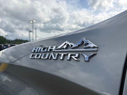 Used 2023 Chevrolet Silverado 1500 High Country w/ Technology Package AWD/4WD image 14