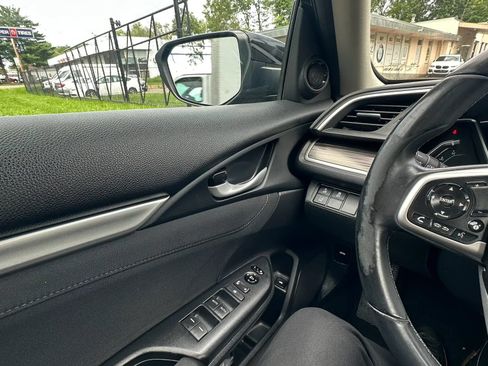 Used 2020 Honda Civic EX image 12