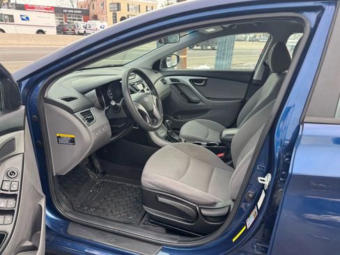 Used 2015 Hyundai Elantra SE image 10